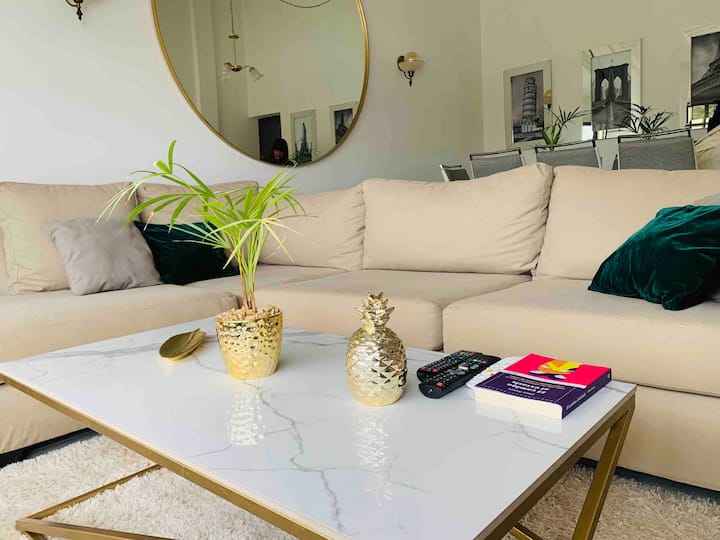 Casa En Puerto Madryn Con Piscina Climatizada - Puerto Madryn