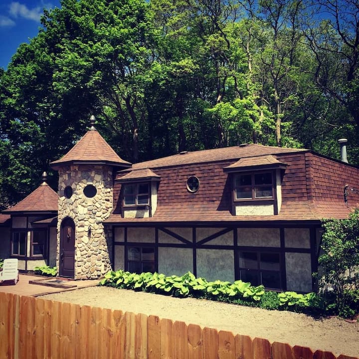 Castlewoods Houses for Rent in Saugatuck, Michigan, United States