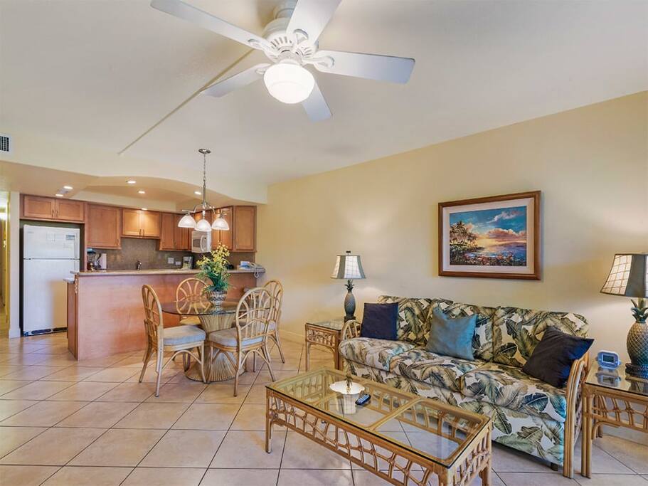 kamaole_082017_1std_9202_livingrm3.jpg