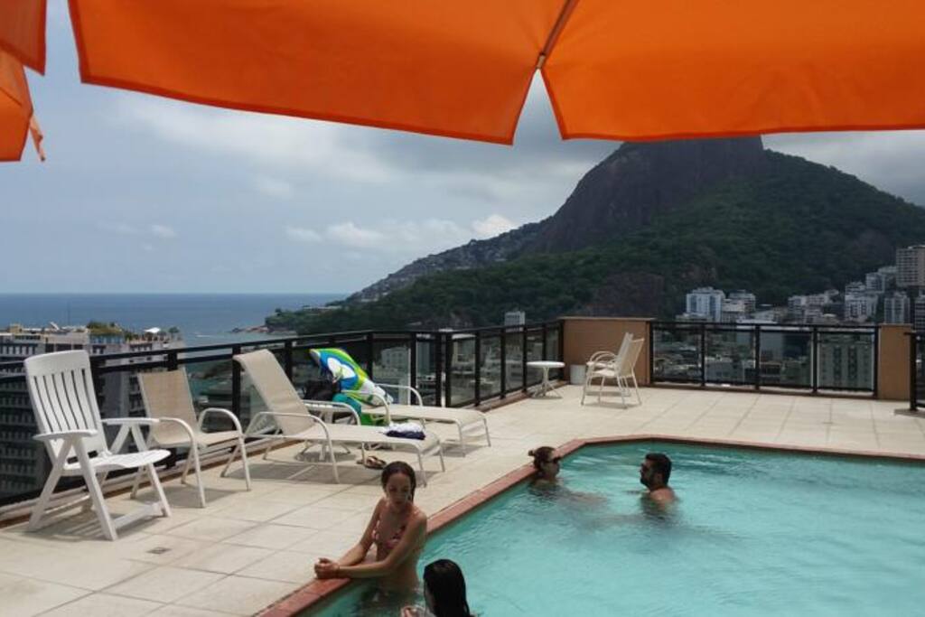 Piscina exclusiva do Hotel com uma vista espetacular/ Hotel's exclusive swimming pool with the best view