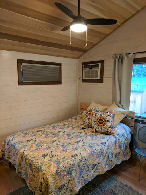 Vaulted hardwood celings