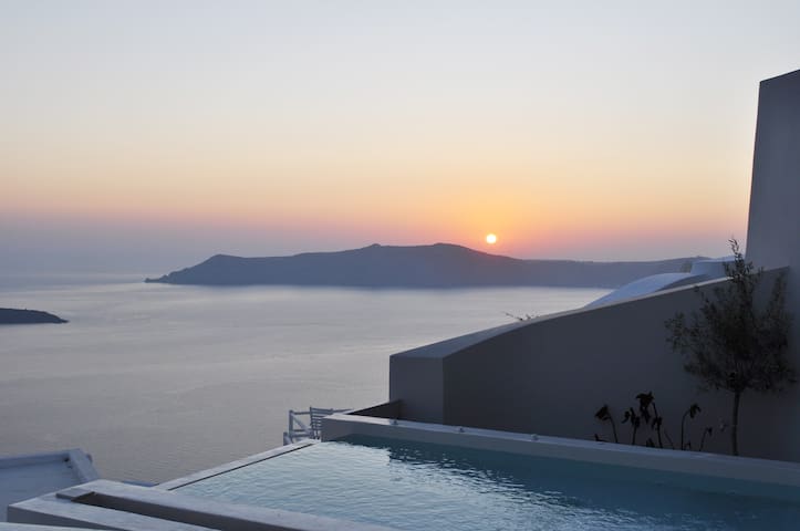 Villa Cave, Heated private pool, Caldera view gallery image 2