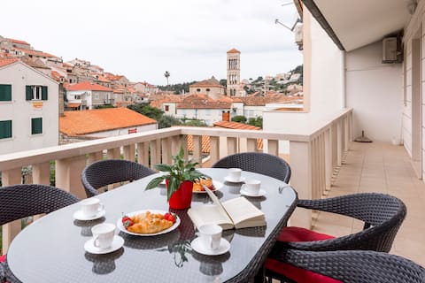 Top performing Airbnb: Historic Center in Hvar