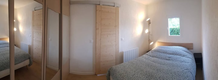 Habitación cama doble y armario/armario
