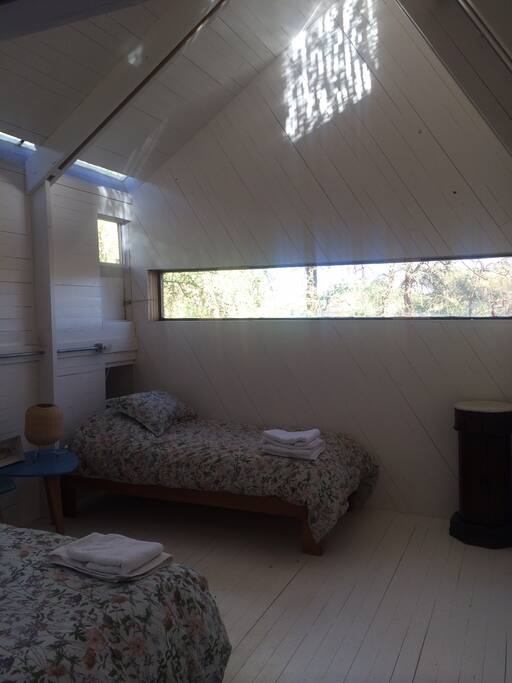 Loft con dos camas individuales (o matrimonial si solicita)