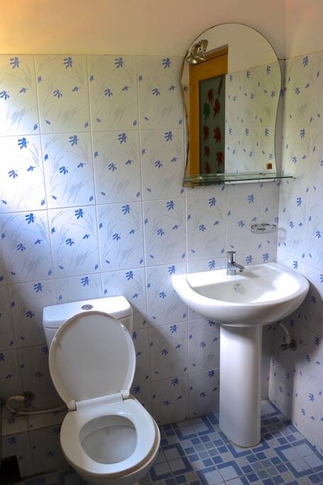 Bathroom room N2