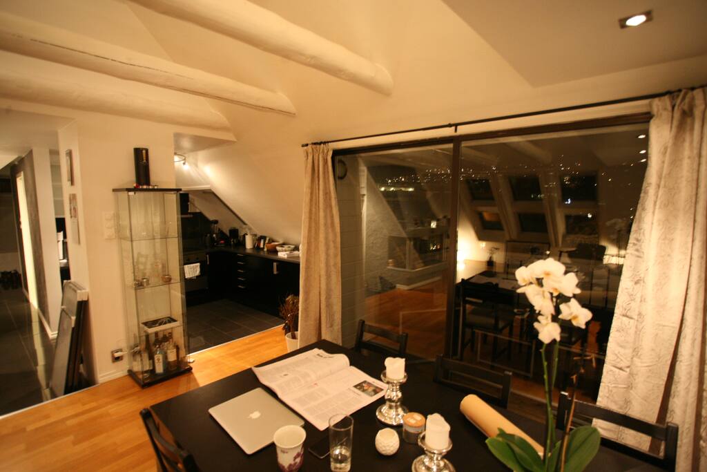 Dining room with exit to balcony