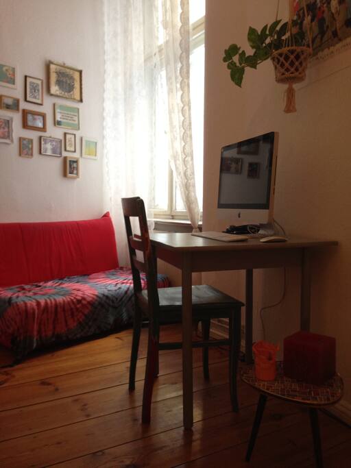 Chilling and working space