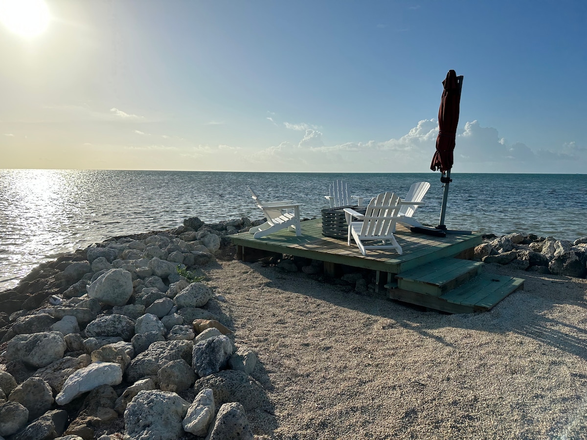 The Pink Dolphin House. - Guesthouses for Rent in Marathon