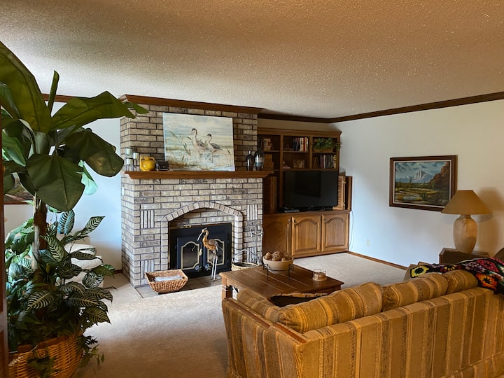2bedrm /3full Bath Château W/garage & Game Room - Joplin, MO