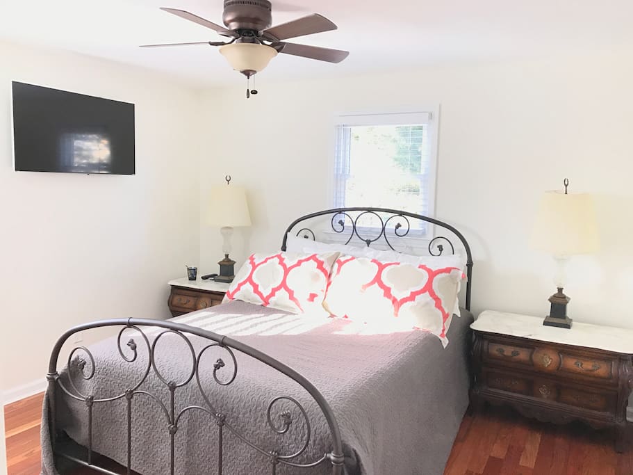 Beautiful and Bright Queen Size Bedroom.