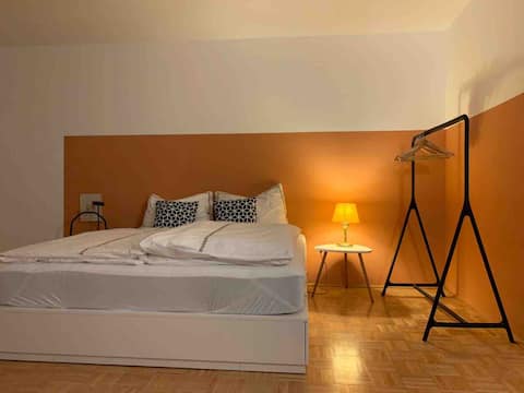 Wunderschöner Altbau Hauptplatz Linz (red)