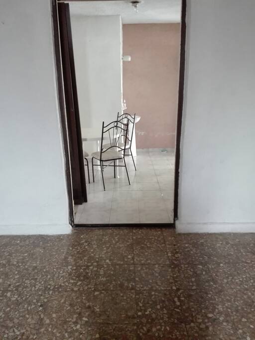 Hacia el comedor y cocina