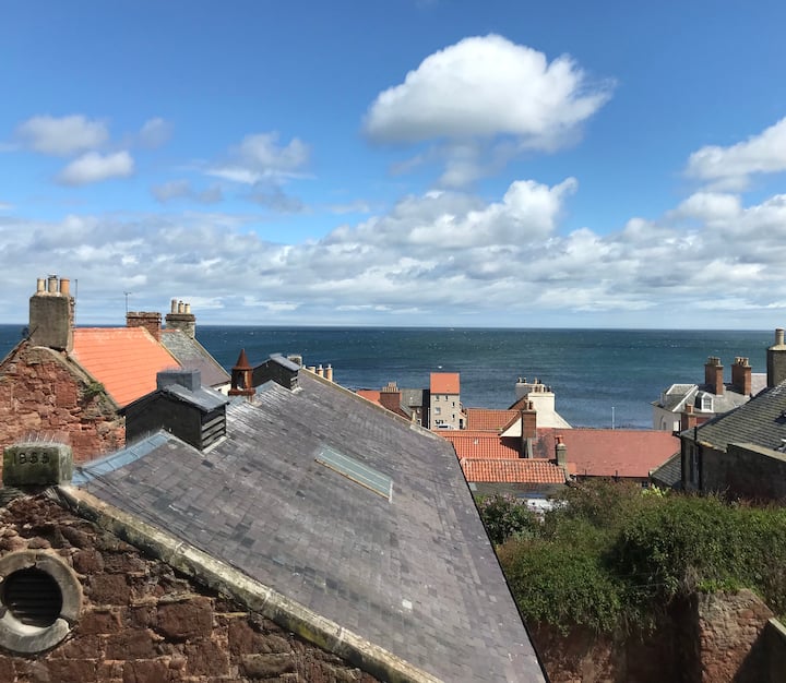 Stunning Sea View Apartment in Central Dunbar