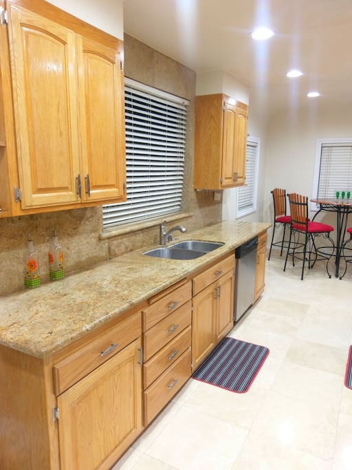 Kitchen Sink & Dishwasher