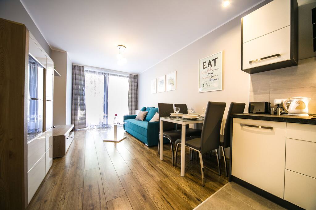 Luxury and Bright Apartment, Big Windows, Wooden Floor