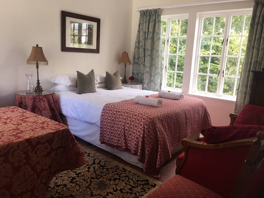 The Oriole Suite - The Red Room