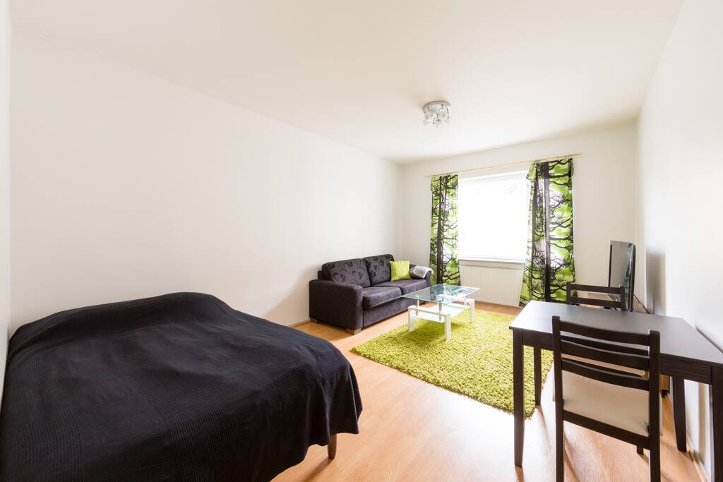 I have added an other bed and removed the coffee table, after this picture was taken. Pictures 1 and 2 show, how the room is currently furnished.