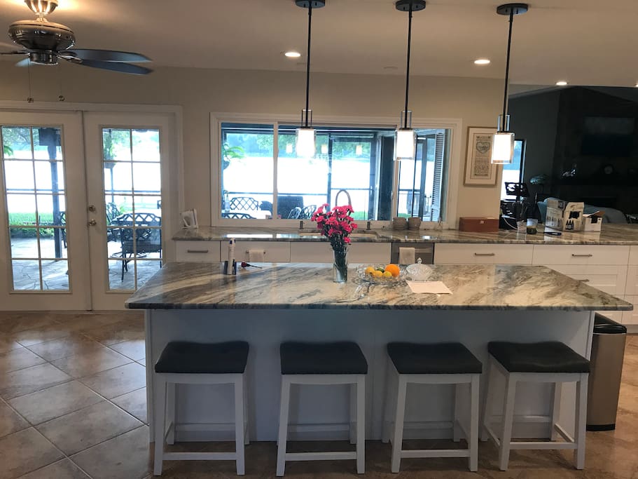 Breakfast bar and island