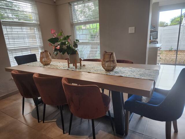 Calmness in Claremont gallery image 5