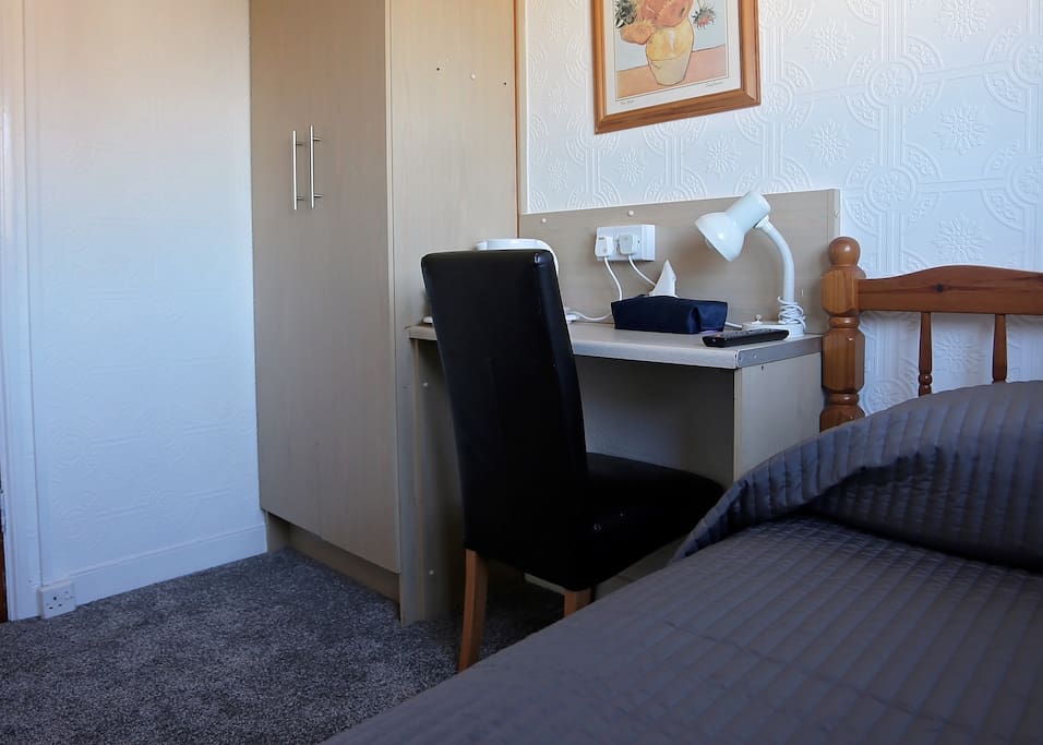 One of our standard single bedrooms.
