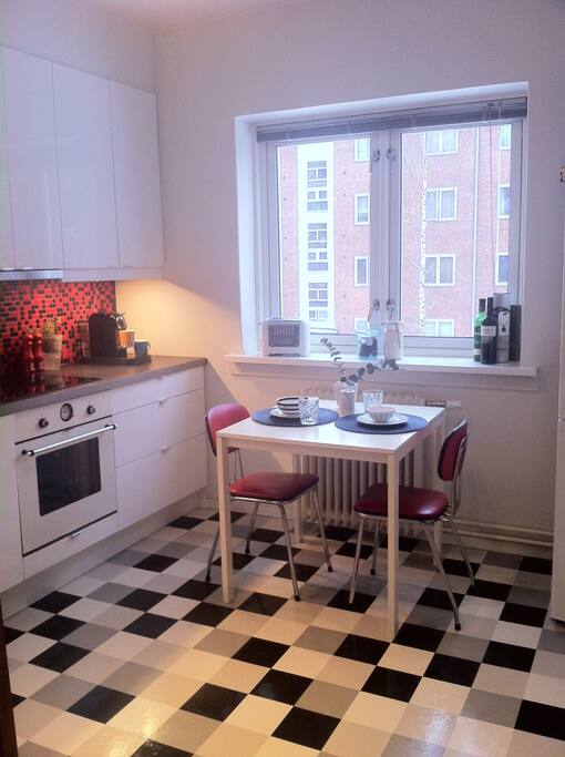 The perfect late breakfast space