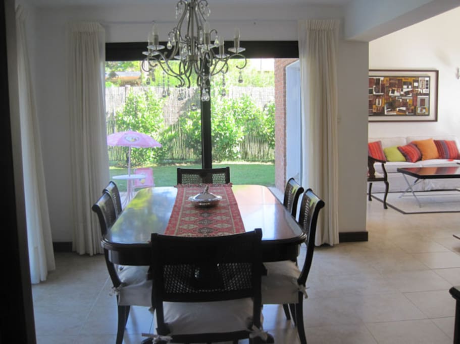 Comedor con vistas al jardín
