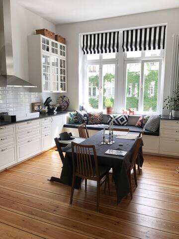 Cosy Berlin apt close to KaDeWe gallery image 2