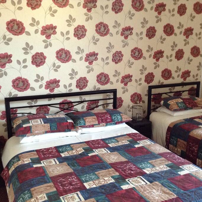 A FAMILY 3 ROOM AIRBNB ROOM 4