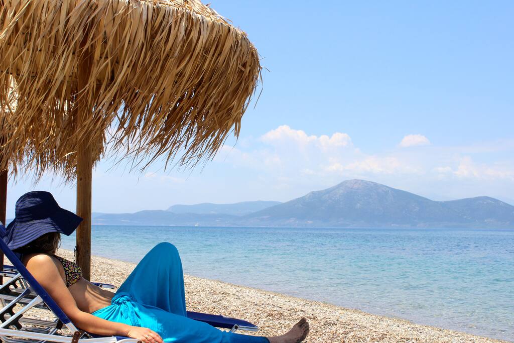 Ομπρέλα +2 ξαπλώστρες δωρεάν