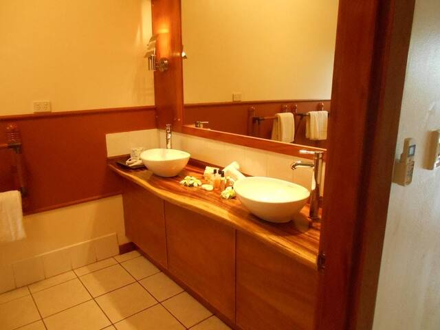 Deluxe Room Only