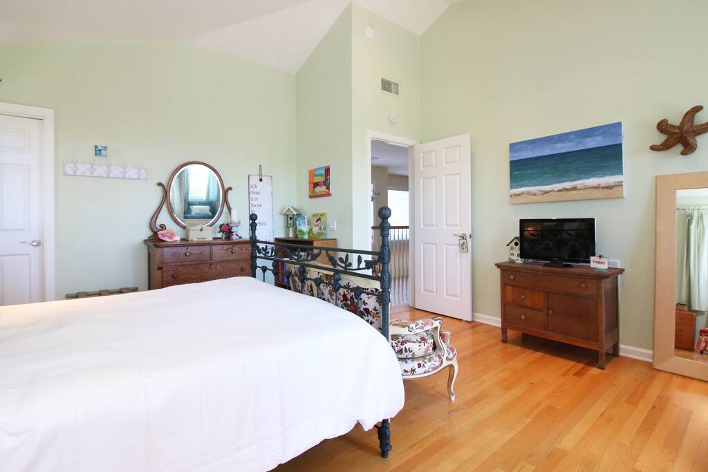 Rest peacefully on a comfy Tempurpedic mattress and all new bedding.