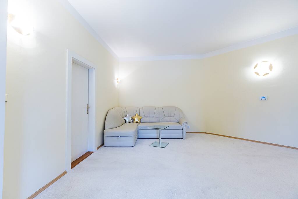 sofa can be used for 2 more people