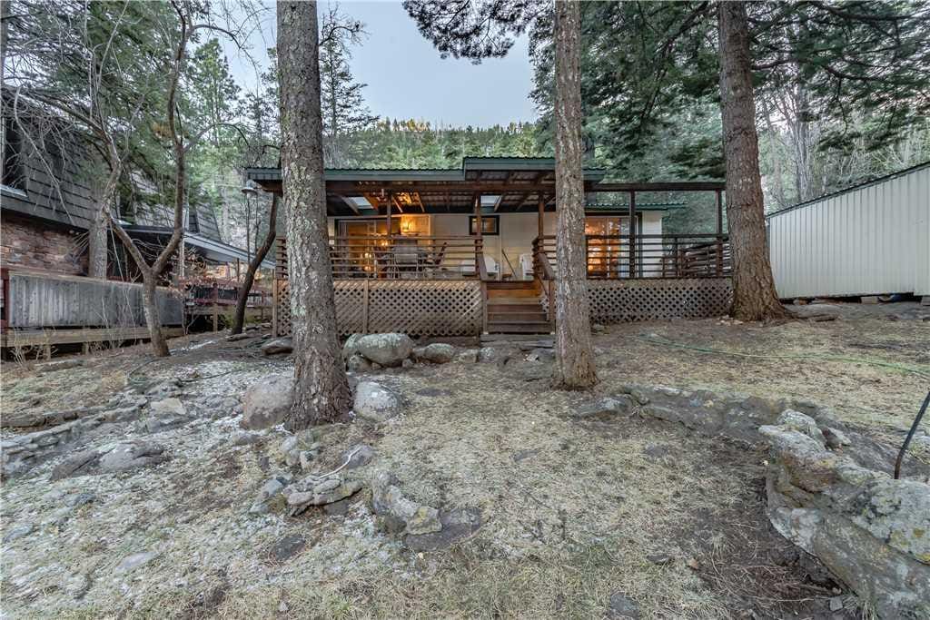 Want to get some fresh air? Just slip outside and enjoy the cool mountain air. Life is good at River's Edge!