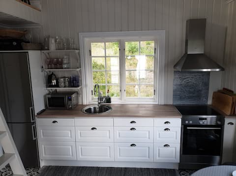 Top performing Airbnb: Beautiful cottage by the ocean 30m2 in Tyresö