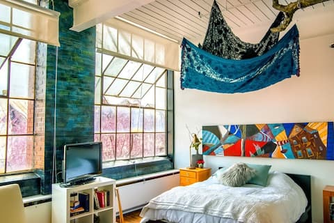 "Pajama Factory" Studio Loft