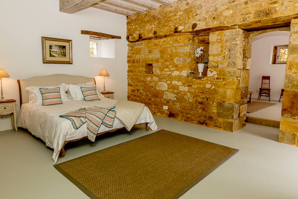 Bedroom Salle de Grange.