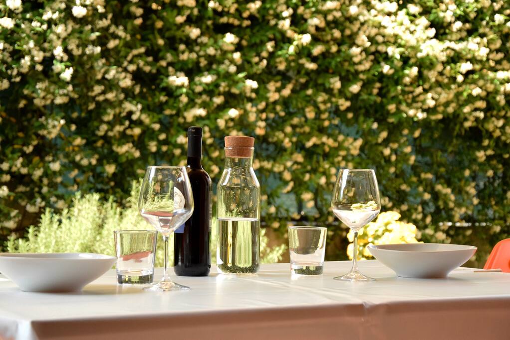 tavolo in giardino