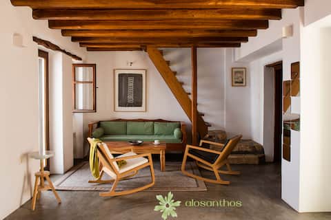 Top Airbnb: Alosanthos Private Residence in Δήμος Φολεγάνδρου