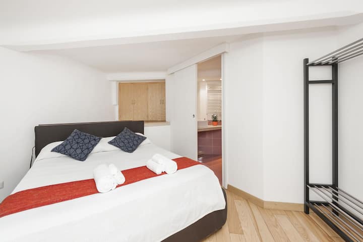 Dormitorio 2 ubicado en el segundo nivel.