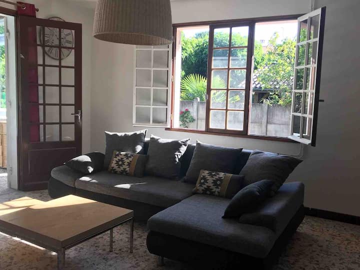 Maison, 8 Personnes Avec Piscine Et Jardin Arboré - Andernos-les-Bains