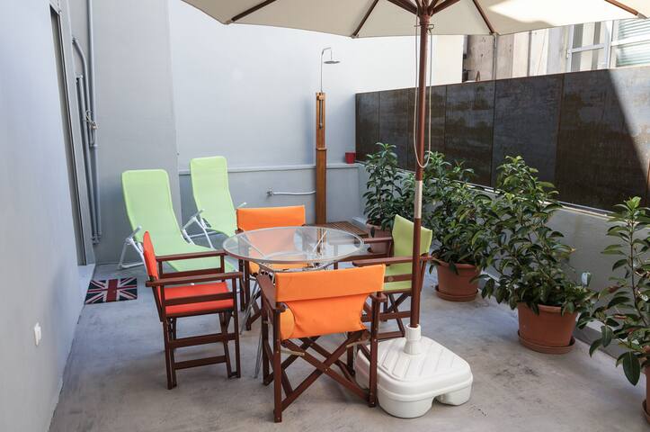 Stylish Apartment in the heart of Athens gallery image 5