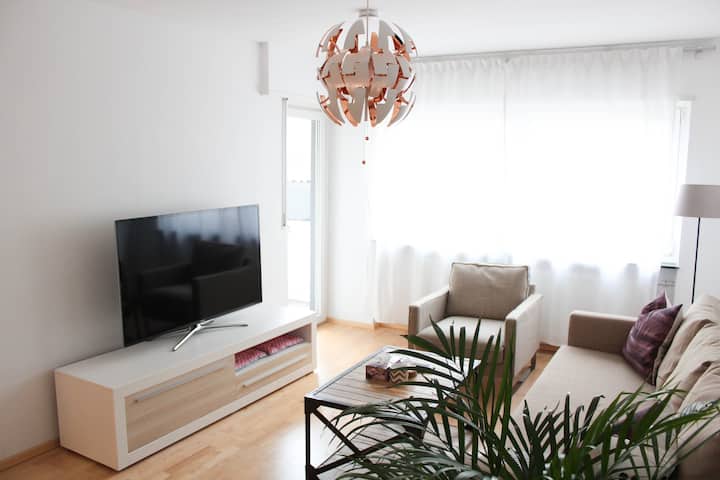 Quiet 50 square meter apartment in the city, near main station & university