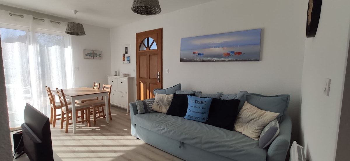 Annuncio Airbnb popolare: Lake house a Hourtin