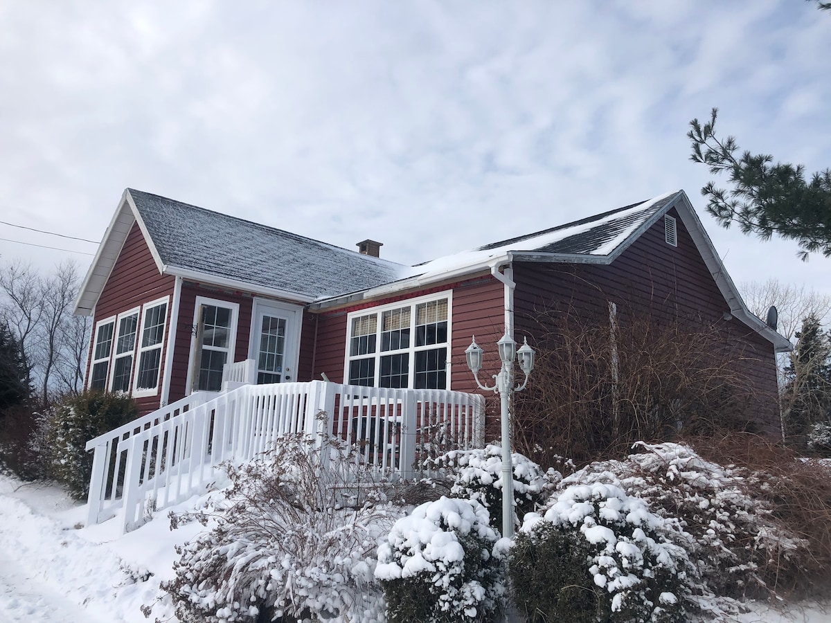 Lyons Brook Harbour View Cottage Cottages for Rent in Pictou, Nova