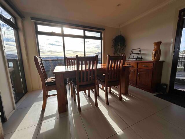 Sunset View gallery image 5