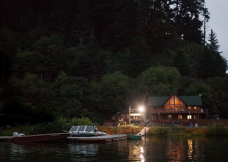 Gold River Lodge Cabins for Rent in Klamath, California, United States