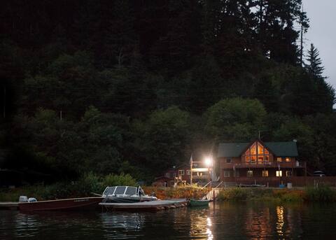 Gold River Lodge