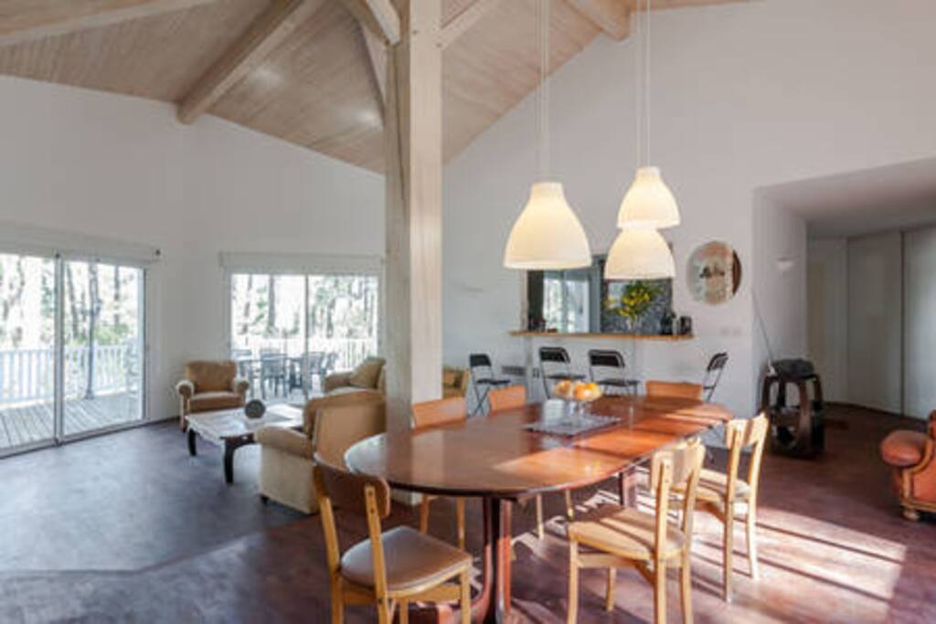 Salle à manger avec salon