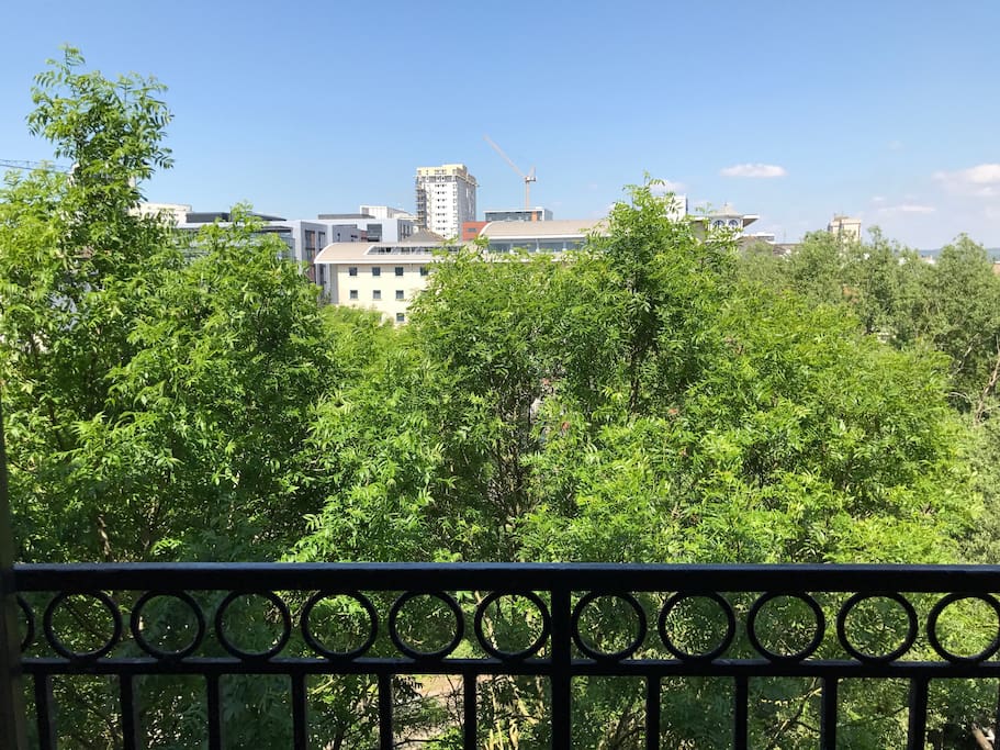 Balcony capture